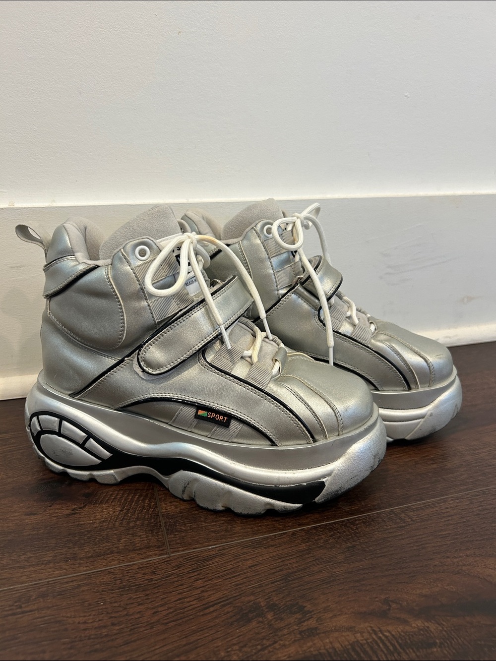 Vintage “SO Sport” platform sneakers